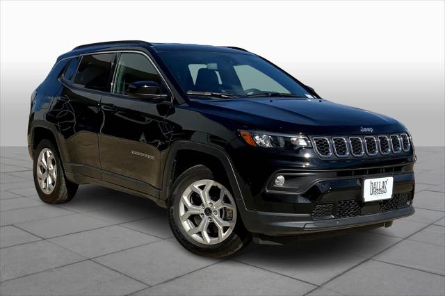 2025 Jeep Compass COMPASS LATITUDE 4X4