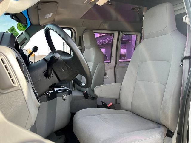 2012 Ford E-350 Super Duty Recreational
