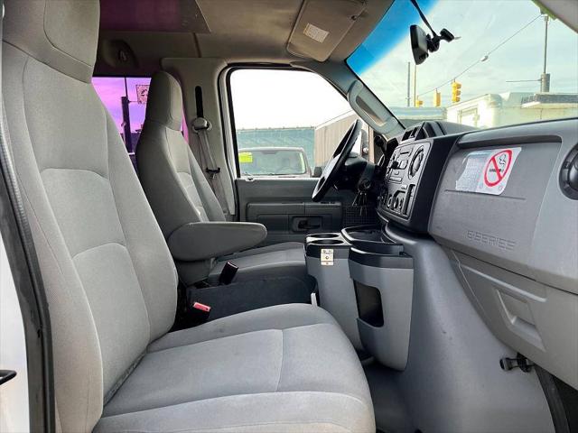 2012 Ford E-350 Super Duty Recreational