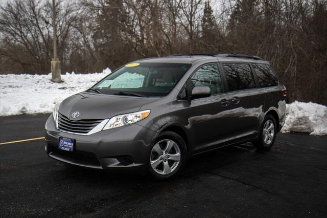 2017 Toyota Sienna LE 7 Passenger