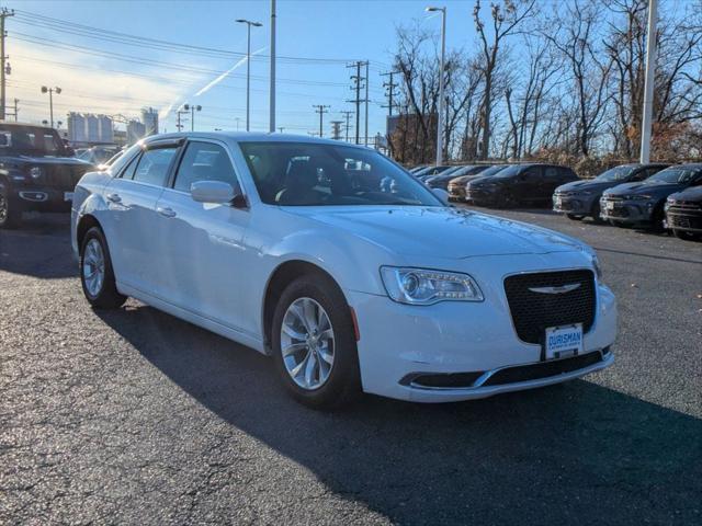 2022 Chrysler 300 Touring