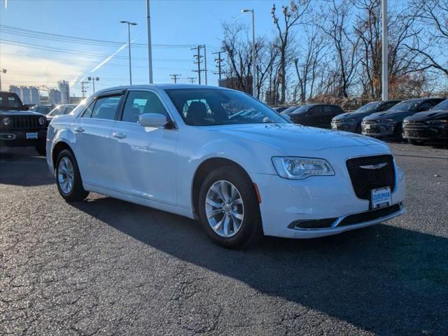 2022 Chrysler 300 Touring