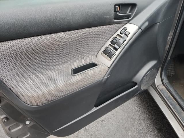 Used 2005 Pontiac Vibe For Sale in Wilmington, OH