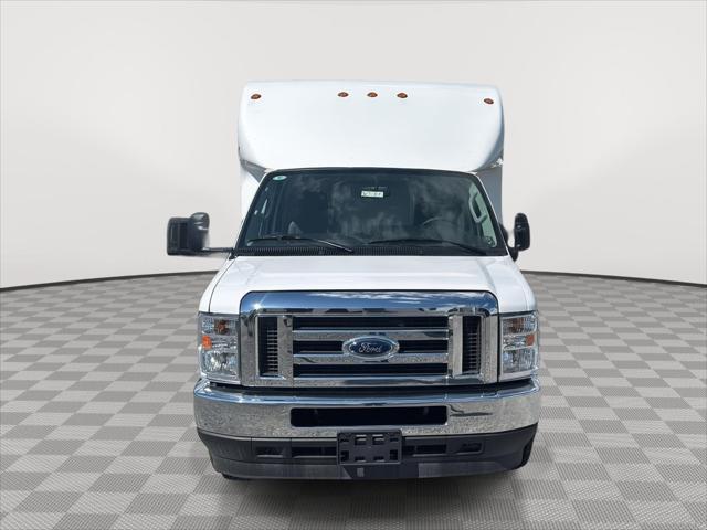 2025 Ford E-350 Cutaway Base