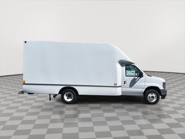 2025 Ford E-350 Cutaway Base