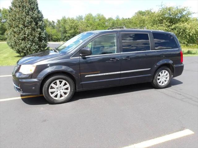 2013 Chrysler Town & Country Touring for sale in Tremont, IL