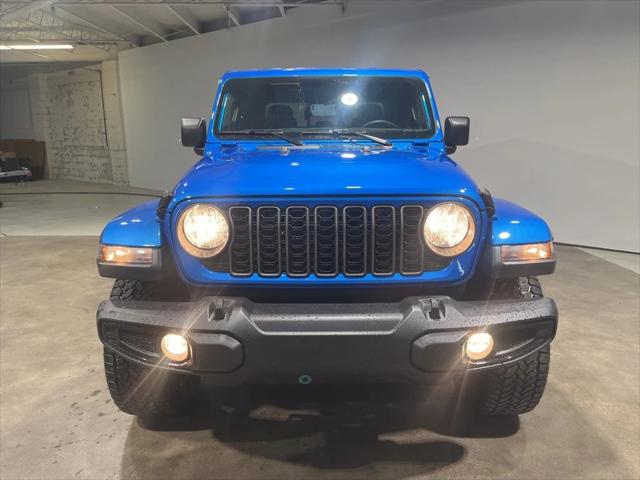 2025 Jeep Gladiator GLADIATOR NIGHTHAWK 4X4