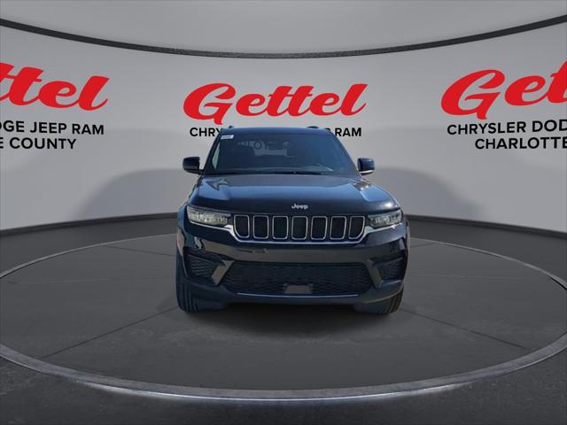 2025 Jeep Grand Cherokee GRAND CHEROKEE LAREDO 4X2