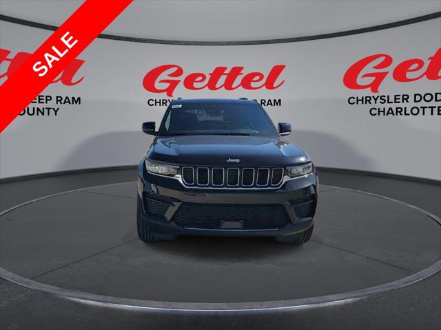 2025 Jeep Grand Cherokee GRAND CHEROKEE LAREDO 4X2