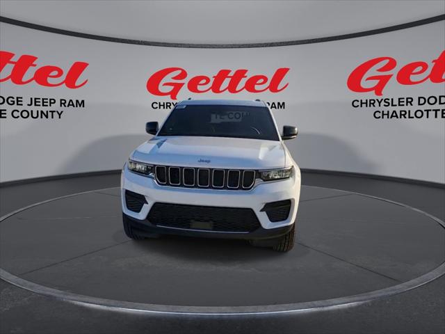 2025 Jeep Grand Cherokee GRAND CHEROKEE LAREDO X 4X4
