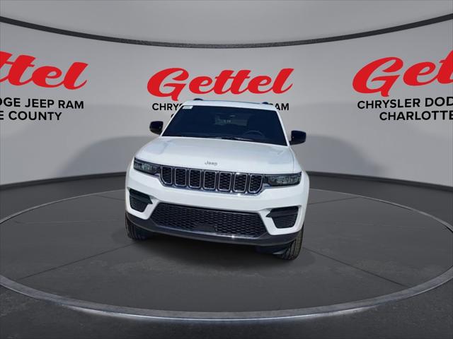 2025 Jeep Grand Cherokee GRAND CHEROKEE LAREDO X 4X4