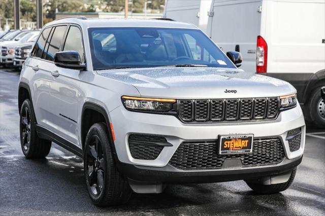2025 Jeep Grand Cherokee GRAND CHEROKEE ALTITUDE 4X4