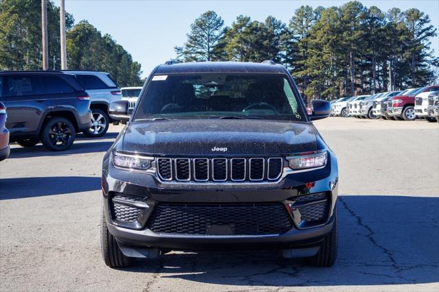2025 Jeep Grand Cherokee GRAND CHEROKEE LAREDO 4X4