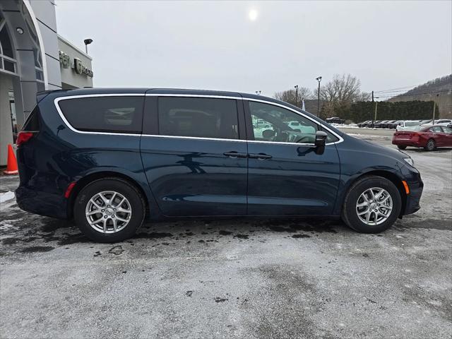 2025 Chrysler Pacifica PACIFICA SELECT