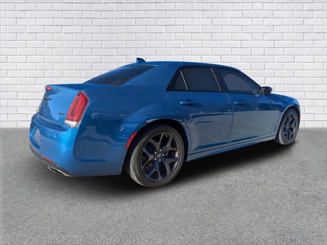 2022 Chrysler 300 Touring L