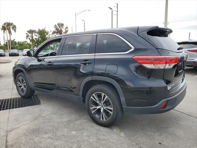 2019 Toyota Highlander LE