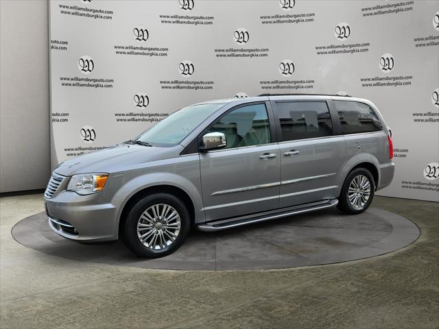 2016 Chrysler Town and Country Touring-L Anniversary Edition