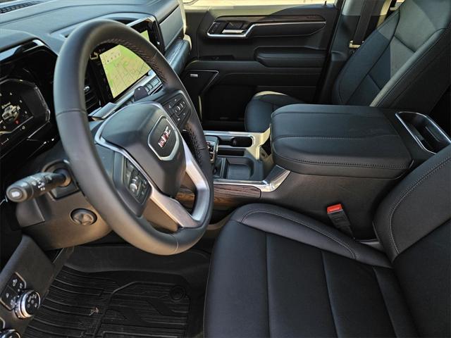 2025 GMC Sierra 1500 4WD Crew Cab Short Box SLT