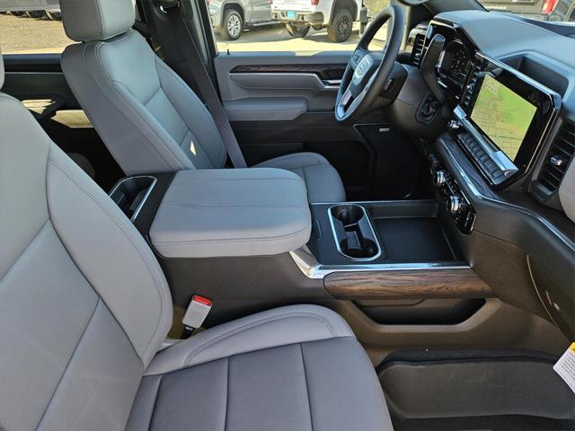 2025 GMC Sierra 2500HD 4WD Crew Cab Standard Bed SLT