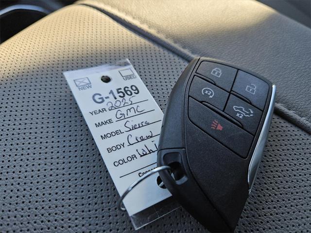 2025 GMC Sierra 2500HD 4WD Crew Cab Standard Bed SLT