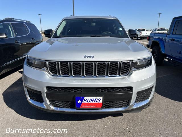 2023 Jeep Grand Cherokee L Laredo 4x2