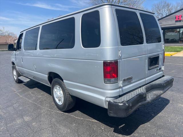 2011 Ford E-350 Super Duty XLT