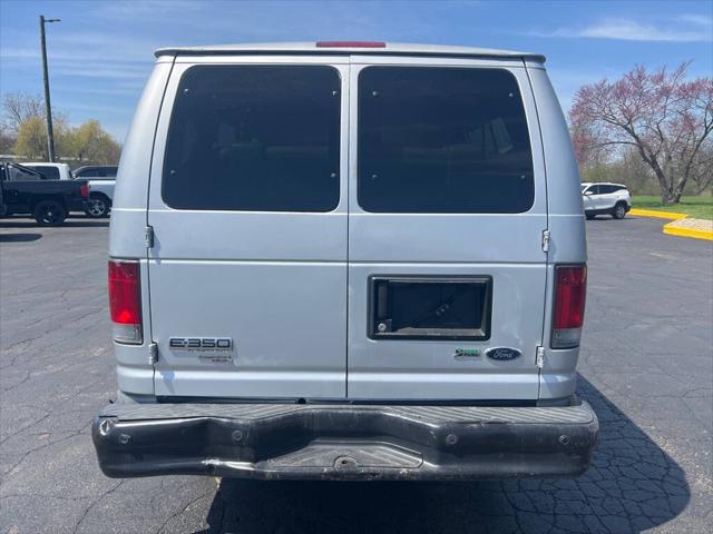 2011 Ford E-350 Super Duty XLT
