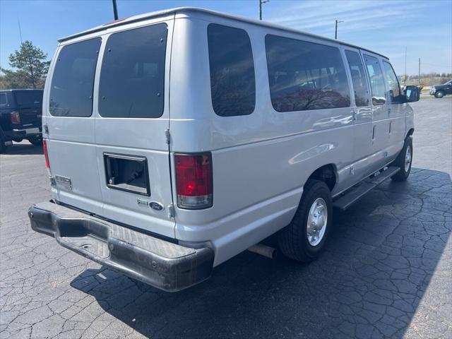 2011 Ford E-350 Super Duty XLT