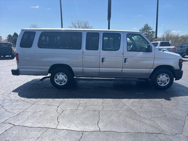 2011 Ford E-350 Super Duty XLT