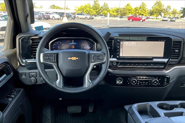 2023 Chevrolet Silverado 1500 4WD Crew Cab Short Bed LT with 2FL
