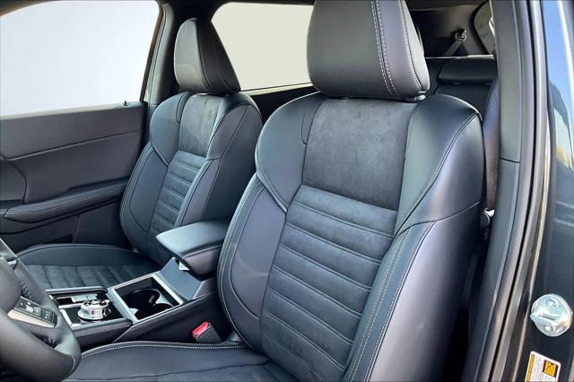 2024 Mitsubishi Outlander SE Black Edition w/Pano Roof S-AWC