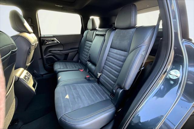 2024 Mitsubishi Outlander SE Black Edition w/Pano Roof S-AWC