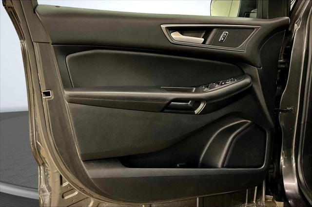 2020 Ford Edge SE