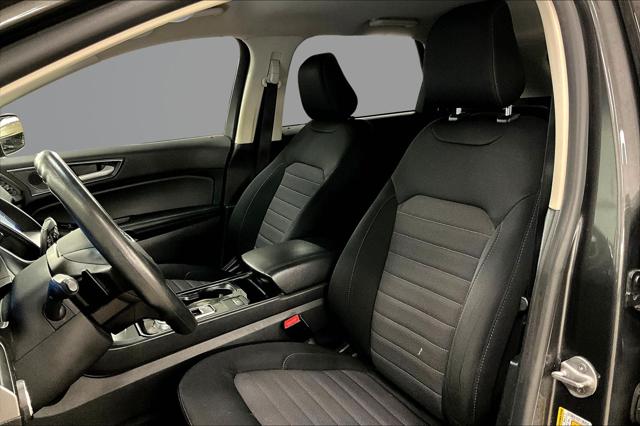 2020 Ford Edge SE