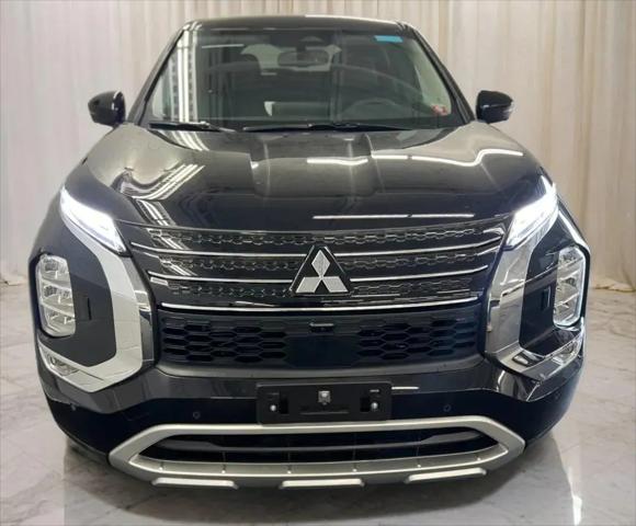 2024 Mitsubishi Outlander SE Black Edition w/Pano Roof S-AWC
