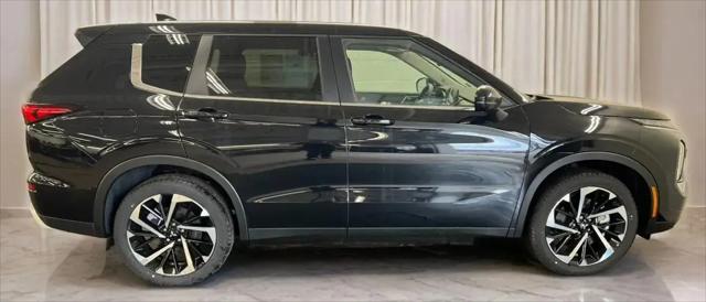 2024 Mitsubishi Outlander SE Black Edition w/Pano Roof S-AWC