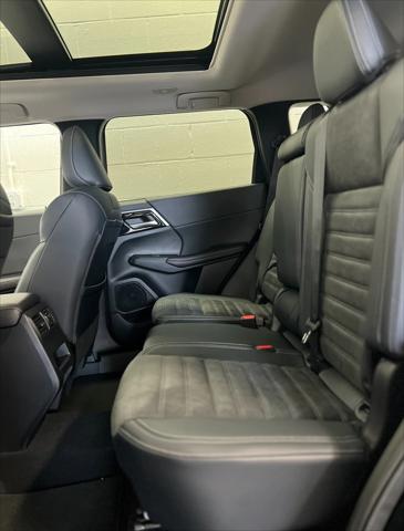 2024 Mitsubishi Outlander SE Black Edition w/Pano Roof S-AWC