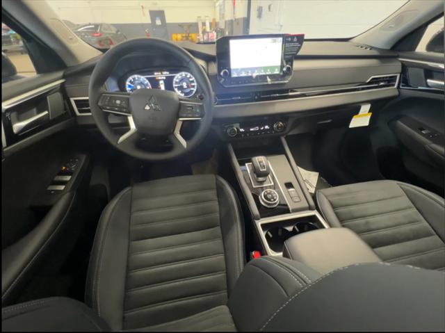 2024 Mitsubishi Outlander SE Black Edition w/Pano Roof S-AWC