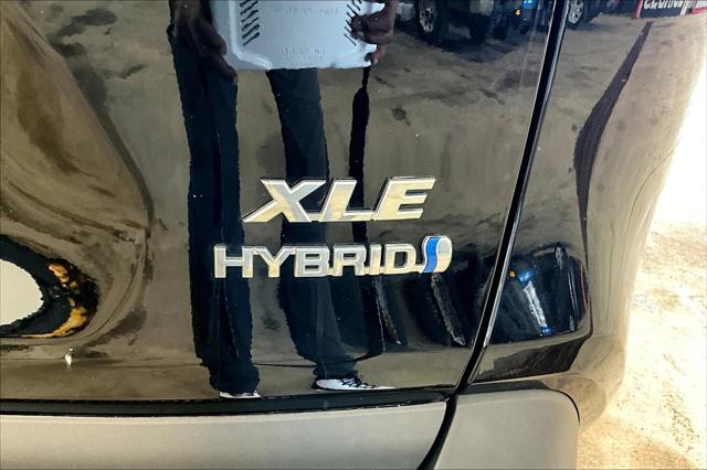 2021 Toyota RAV4 Hybrid XLE