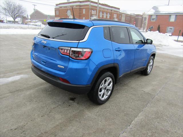 2025 Jeep Compass COMPASS LATITUDE 4X4