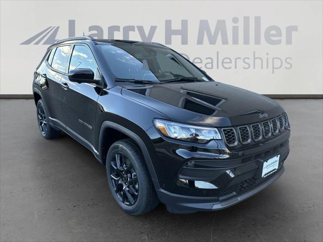 2025 Jeep Compass COMPASS LATITUDE 4X4