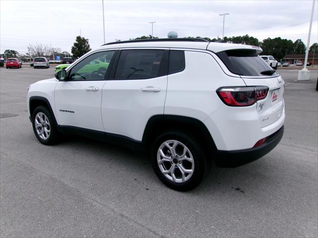 2025 Jeep Compass COMPASS LATITUDE 4X4