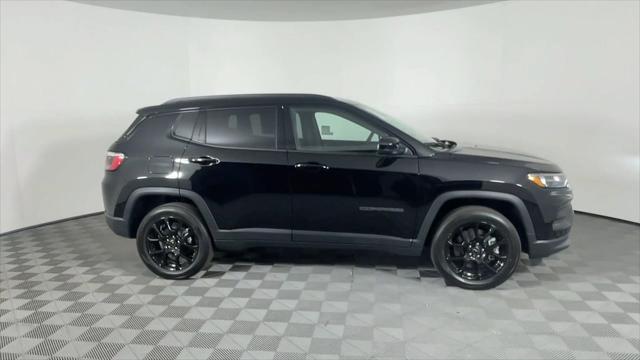 2025 Jeep Compass COMPASS LATITUDE 4X4