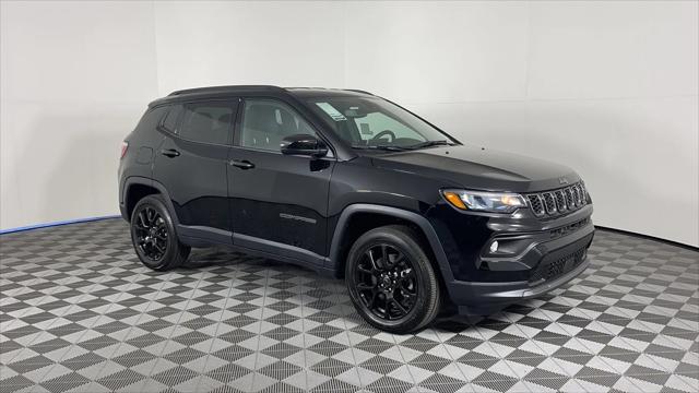 2025 Jeep Compass COMPASS LATITUDE 4X4