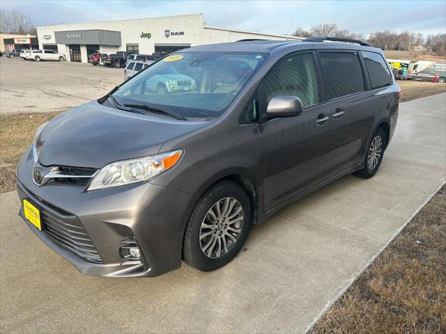 2018 Toyota Sienna Limited Premium 7 Passenger