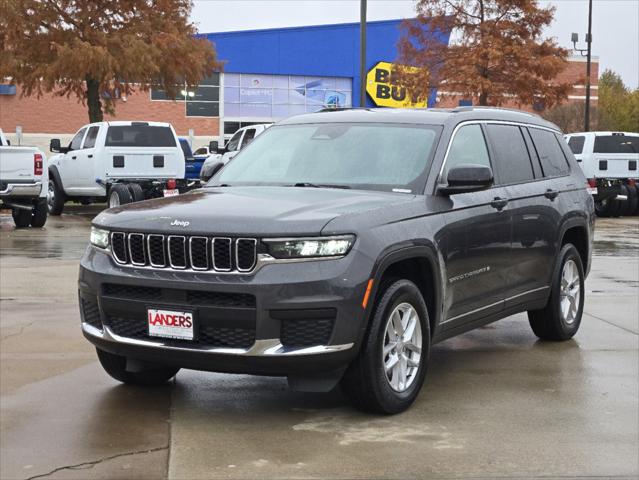 2023 Jeep Grand Cherokee L Laredo 4x2