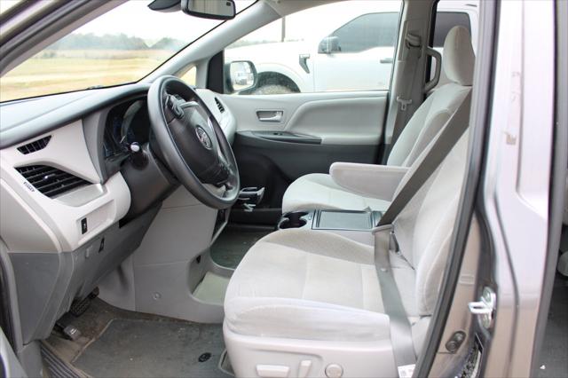 2018 Toyota Sienna LE 8 Passenger