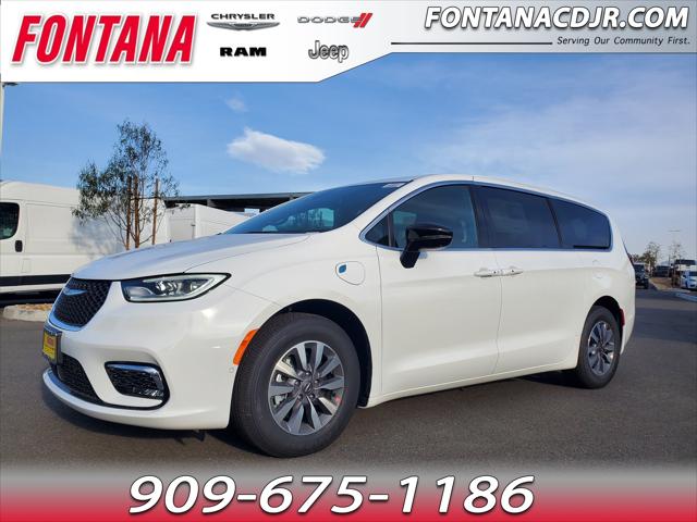 2025 Chrysler Pacifica Hybrid PACIFICA PLUG-IN HYBRID SELECT