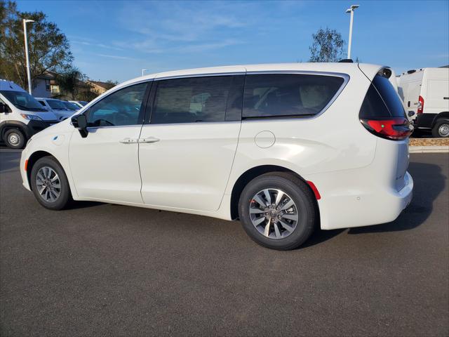 2025 Chrysler Pacifica Hybrid PACIFICA PLUG-IN HYBRID SELECT