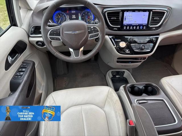 2017 Chrysler Pacifica Touring-L Plus 2017 Chrysler Pacifica Touring-L Plus